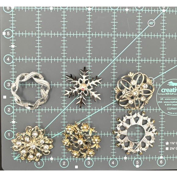 Vintage Brooch Lot Of 6 Avon Gerrys Rhinestone Flowers Snowflake Angel Wreath - Picture 9 of 14